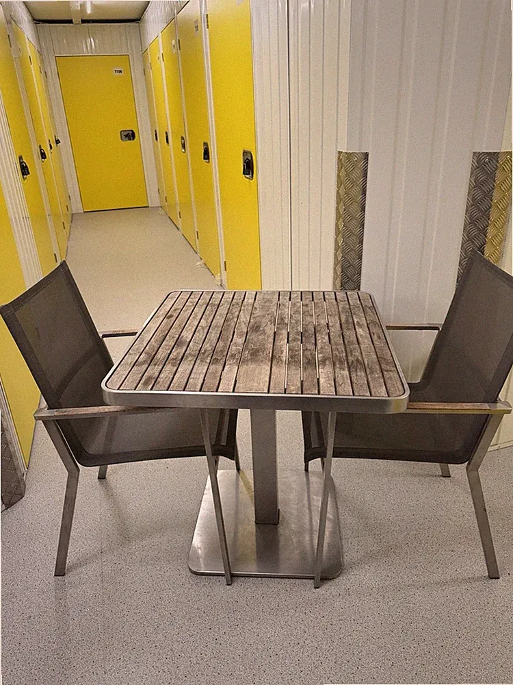 Knightsbridge Table Stainless Steel And Chairs